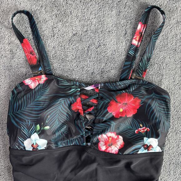 Yonique Woman’s size Medium one piece black and floral bathing suit - Picture 3 of 6